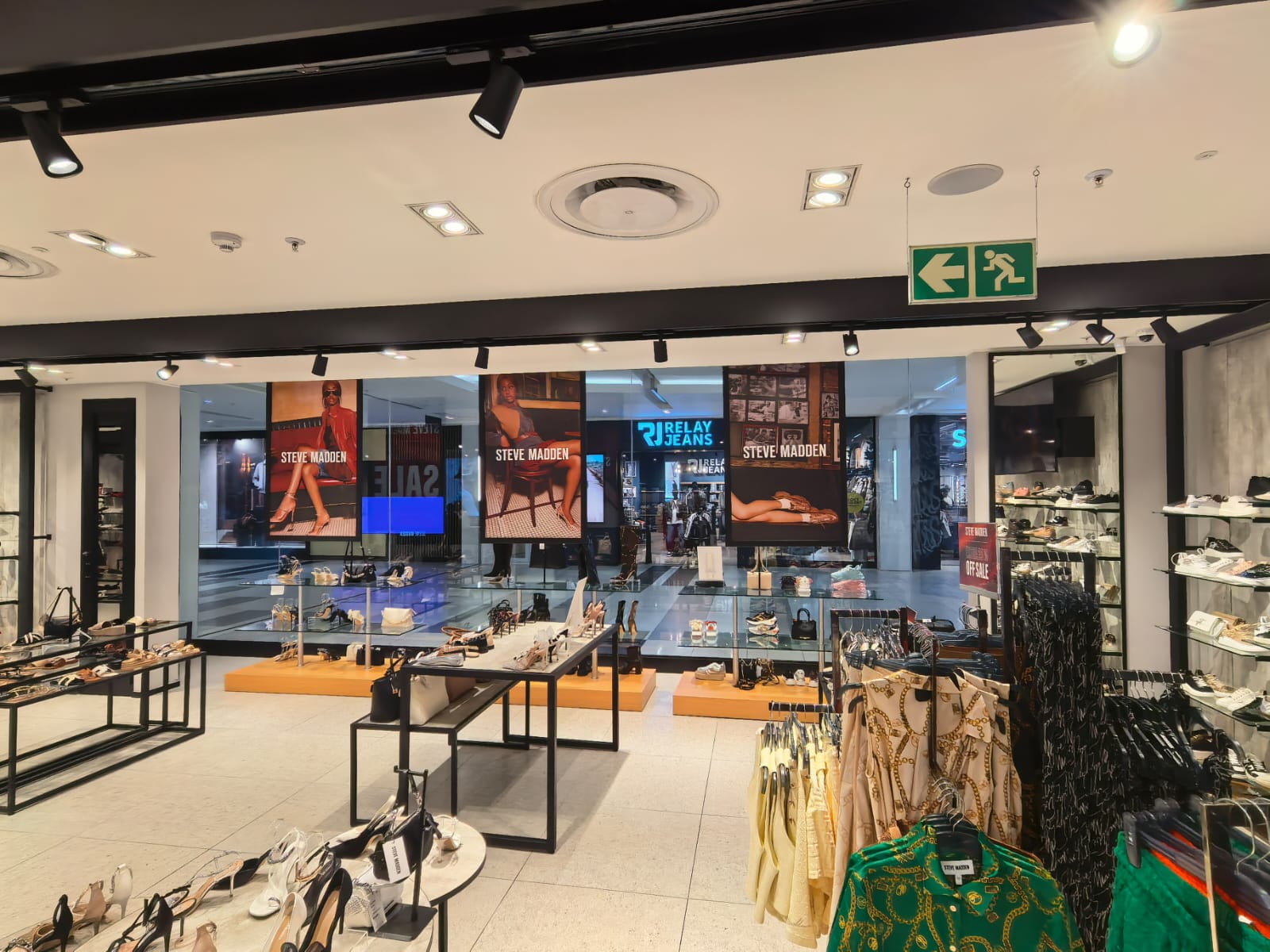 Steve Madden large store completed